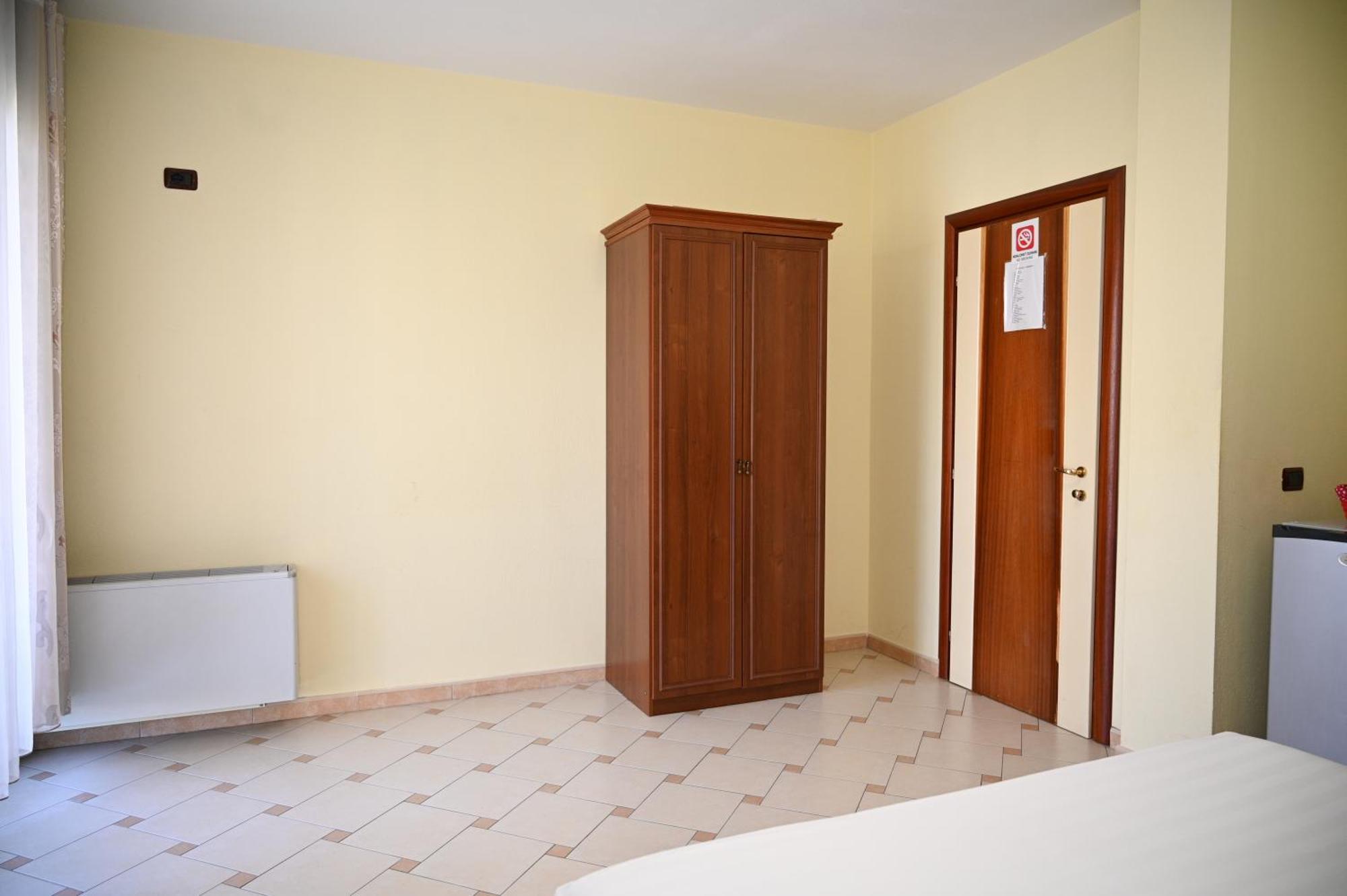 Hotel Vila Emes Durres Room photo