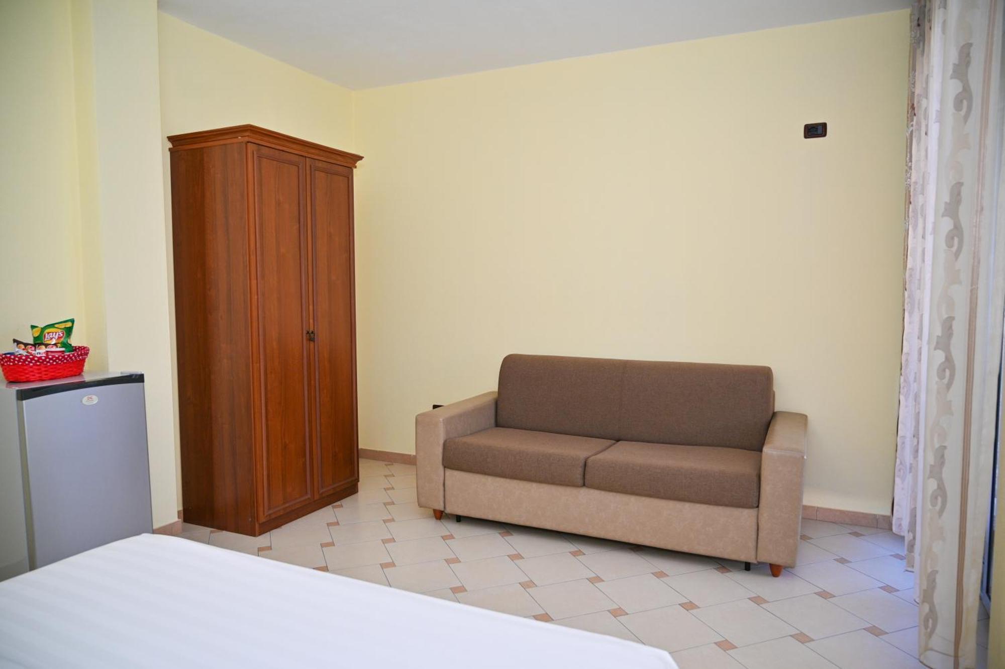 Hotel Vila Emes Durres Room photo