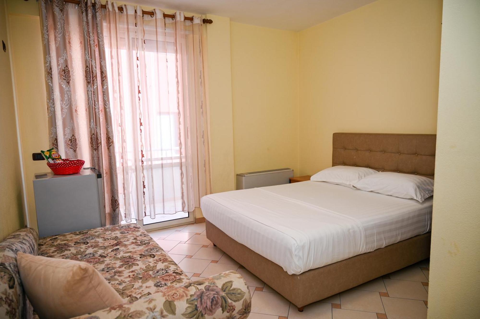Hotel Vila Emes Durres Room photo