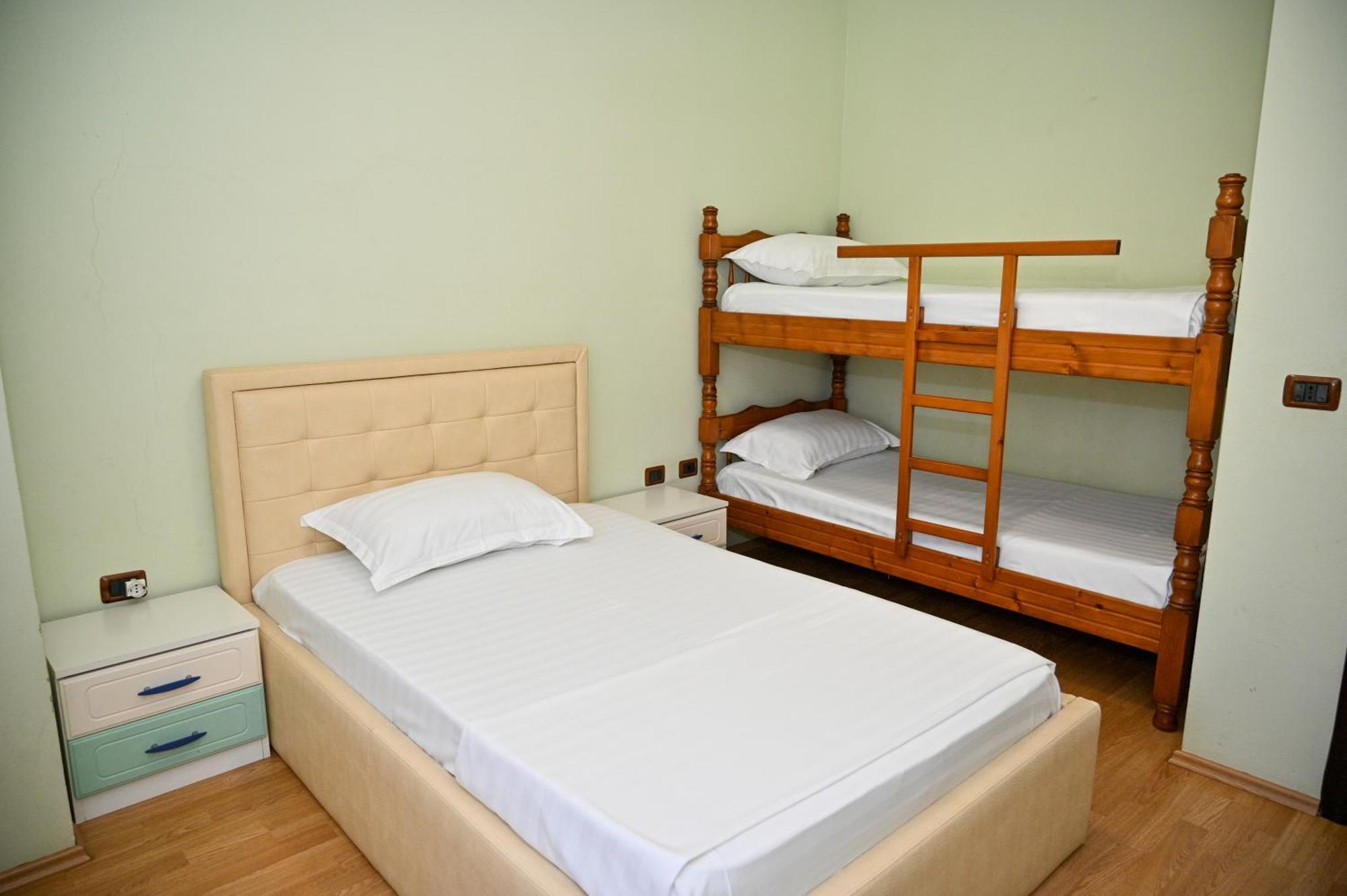 Hotel Vila Emes Durres Exterior photo