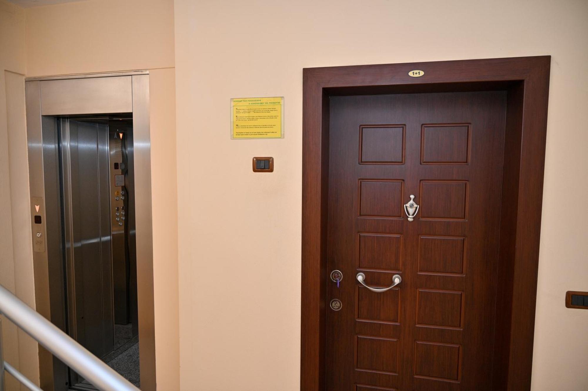Hotel Vila Emes Durres Exterior photo