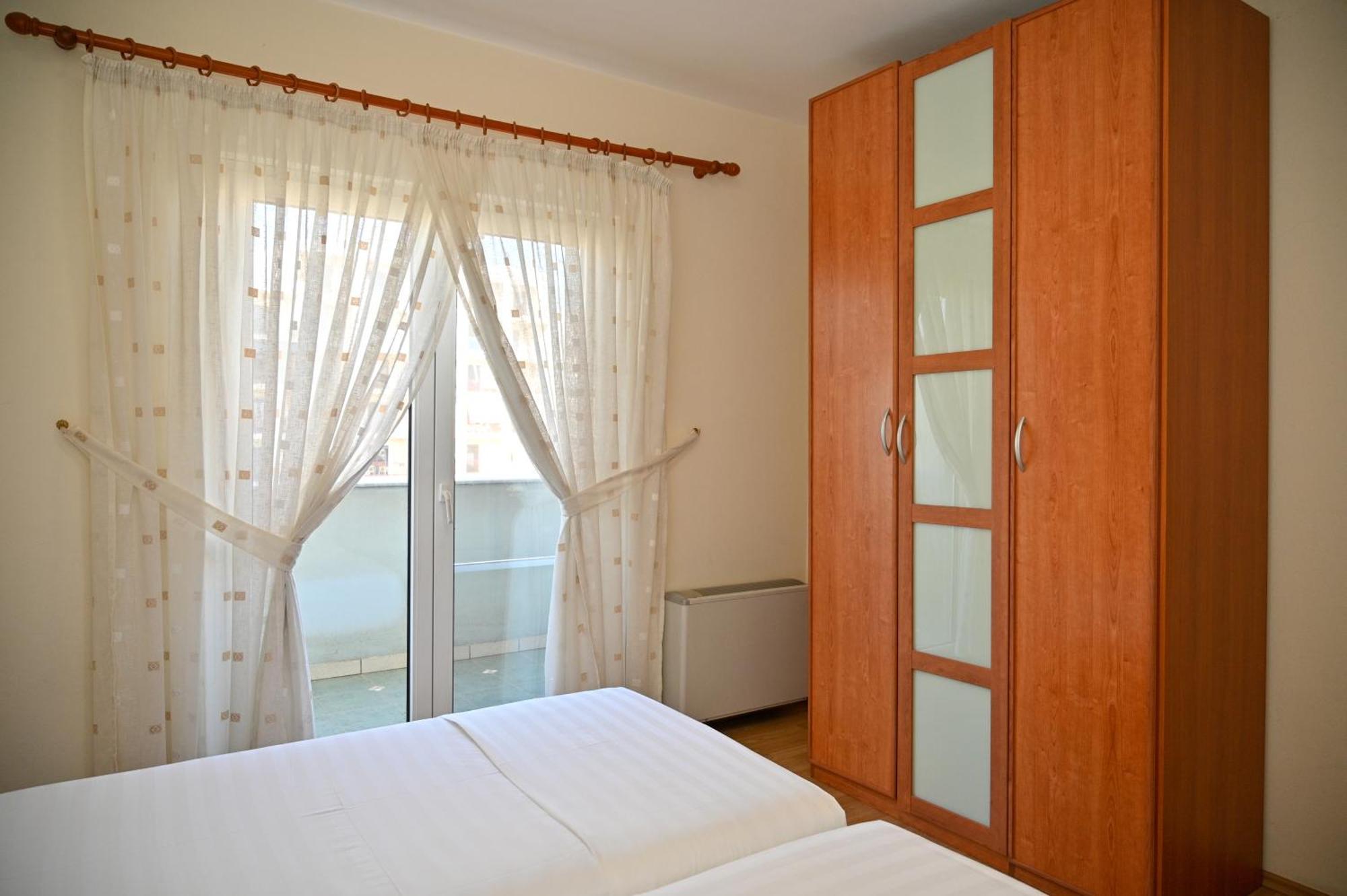 Hotel Vila Emes Durres Exterior photo