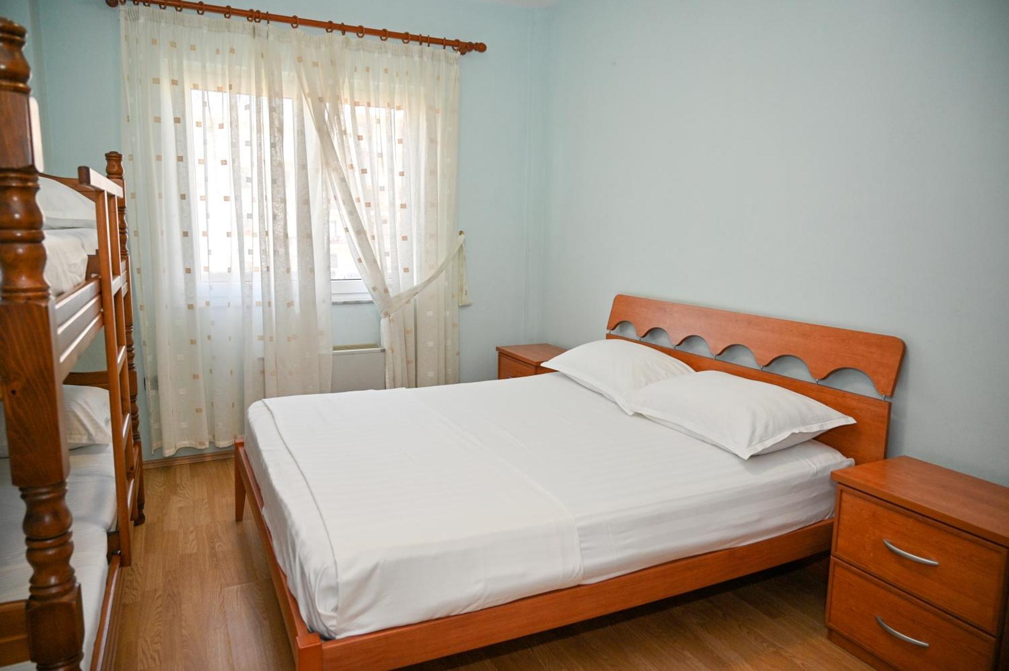 Hotel Vila Emes Durres Exterior photo