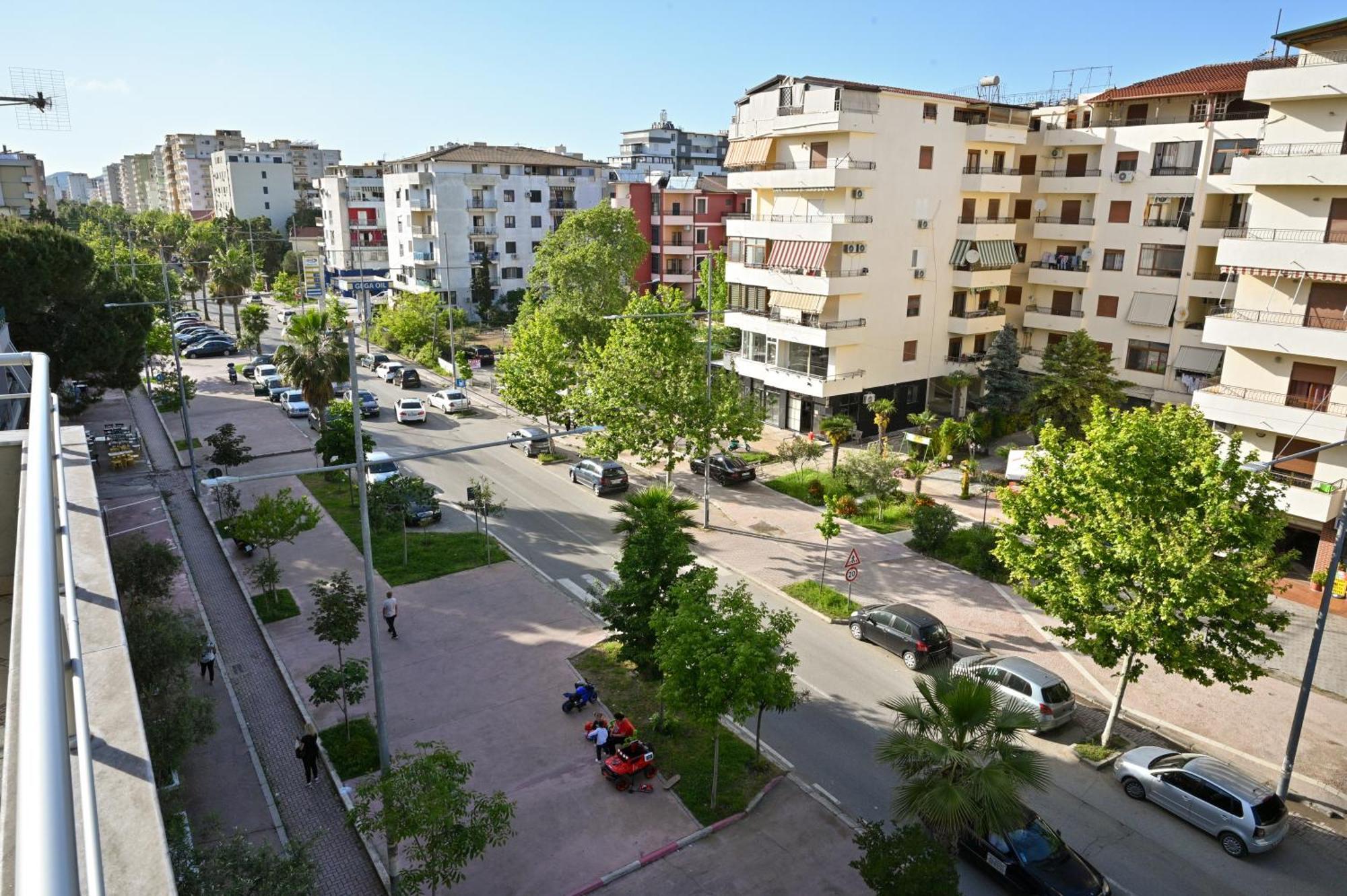 Hotel Vila Emes Durres Exterior photo